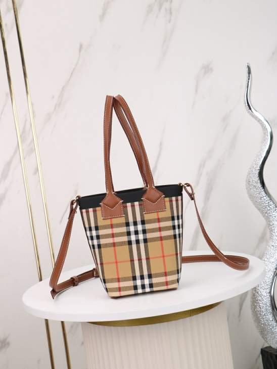 Picture of Burberry Handbags _SKUfw240688411fw